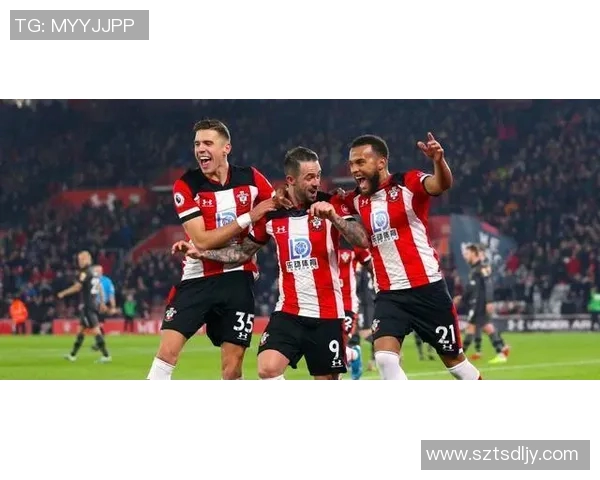 南安普顿主场迎战曼彻斯特球队争夺英超积分大战精彩回顾 南安普顿主场迎战曼彻斯特球队争夺英超积分大战精彩回顾